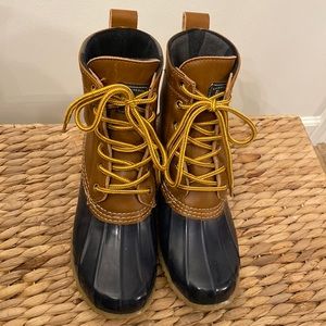Bass Tan and Navy rubber boots. Size 8